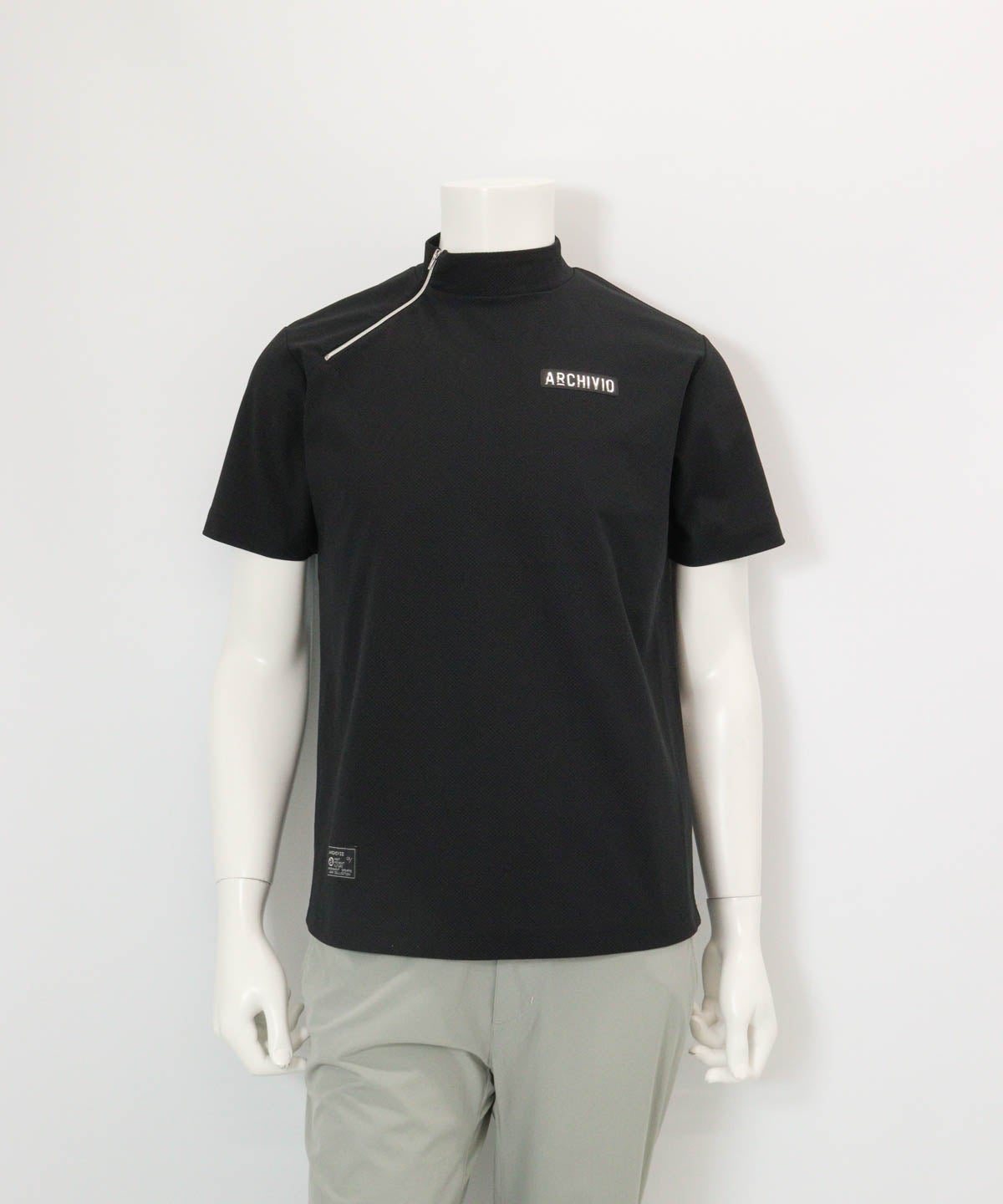 【メンズ】変形ハーフジップ冷感速乾プルオーバー(ブラック)前