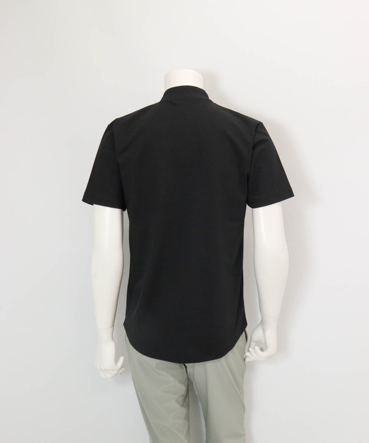 【メンズ】変形ハーフジップ冷感速乾プルオーバー(ブラック)後ろ