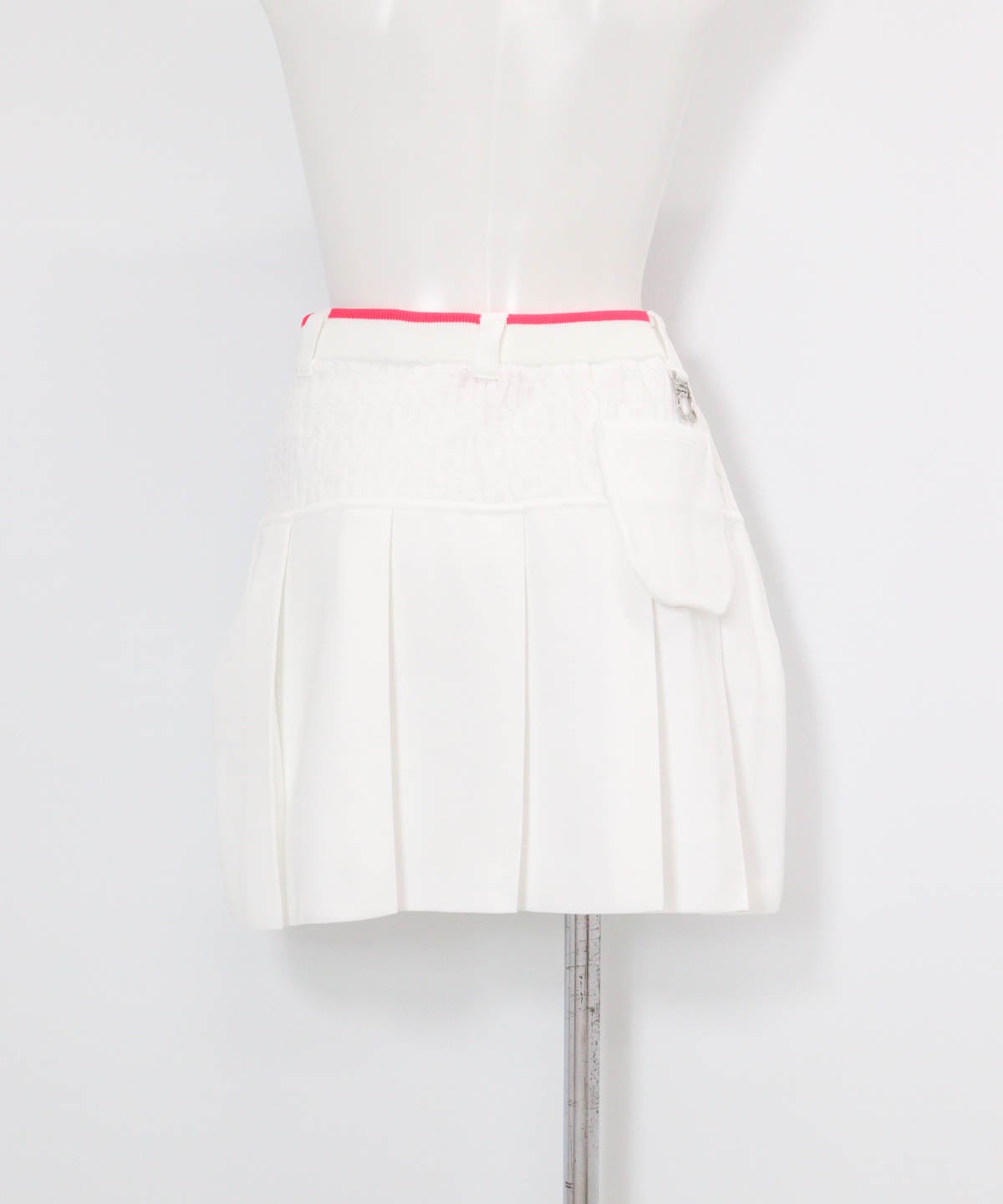 ジャガードロゴプリーツ切替スカート(ホワイト)後ろ