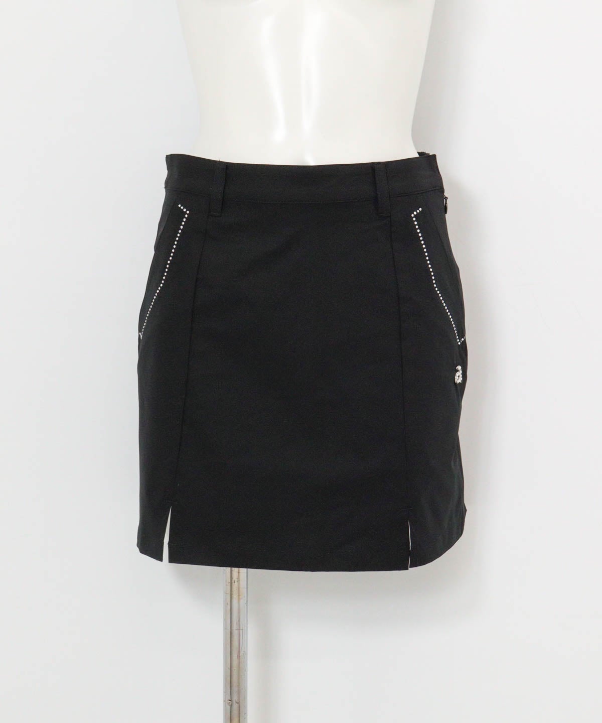 ストーンポケットUV撥水スカート(ブラック)前