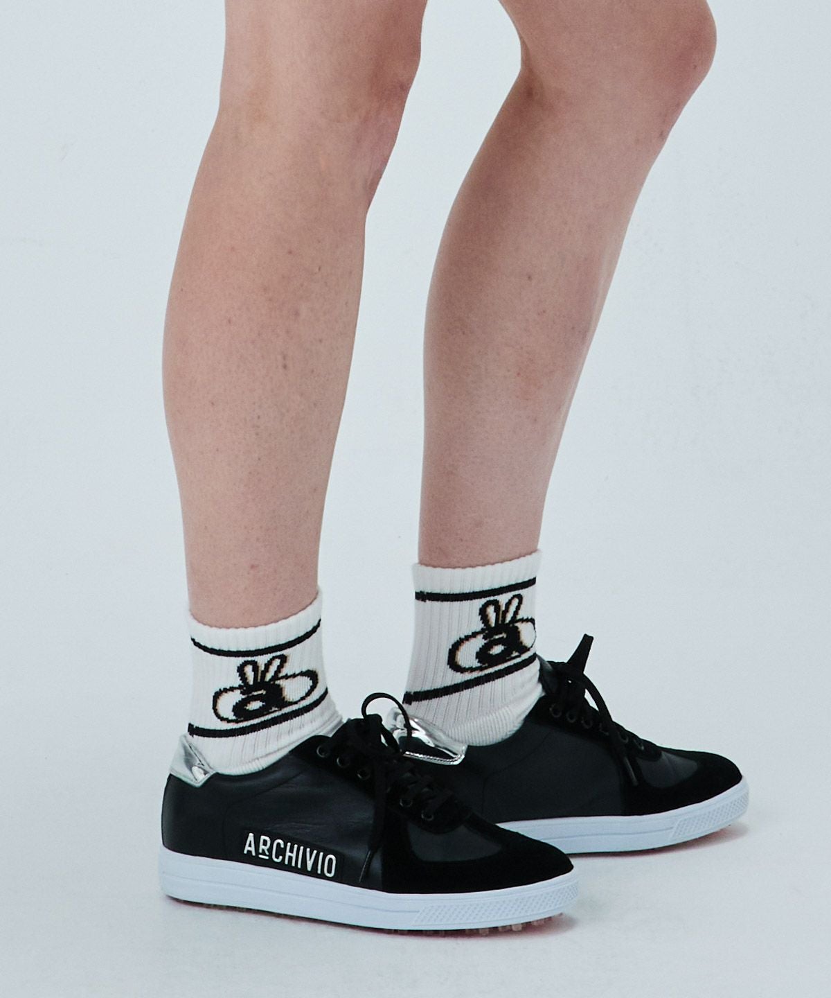 モデル着用画像(ホワイト×ブラック)