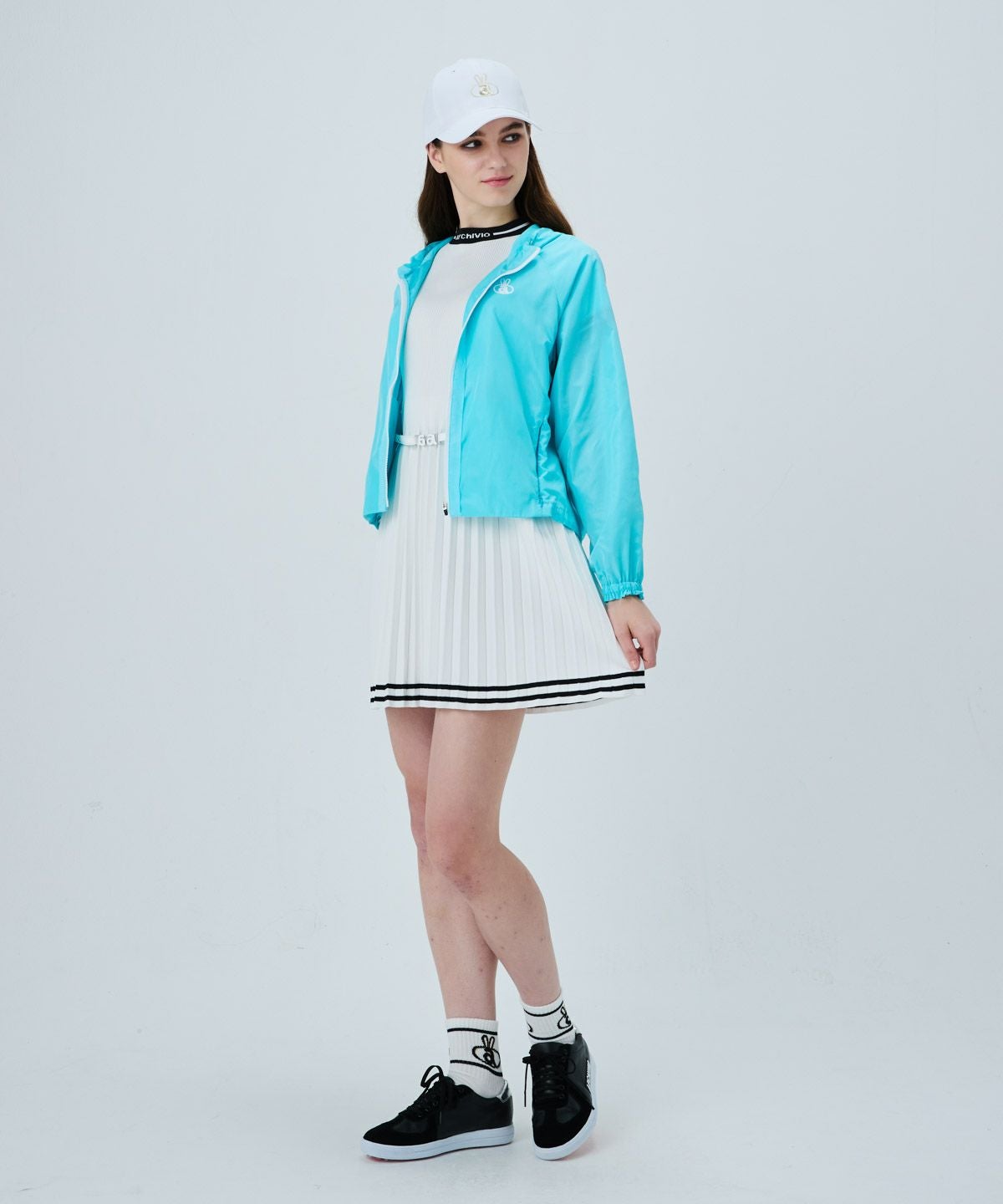 モデル着用画像(ホワイト×ブラック)