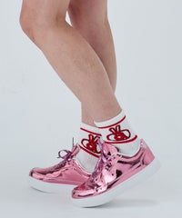 モデル着用画像(ホワイト×レッド)