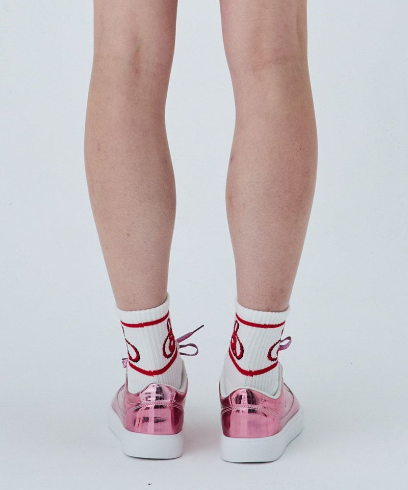 モデル着用画像(ホワイト×レッド)