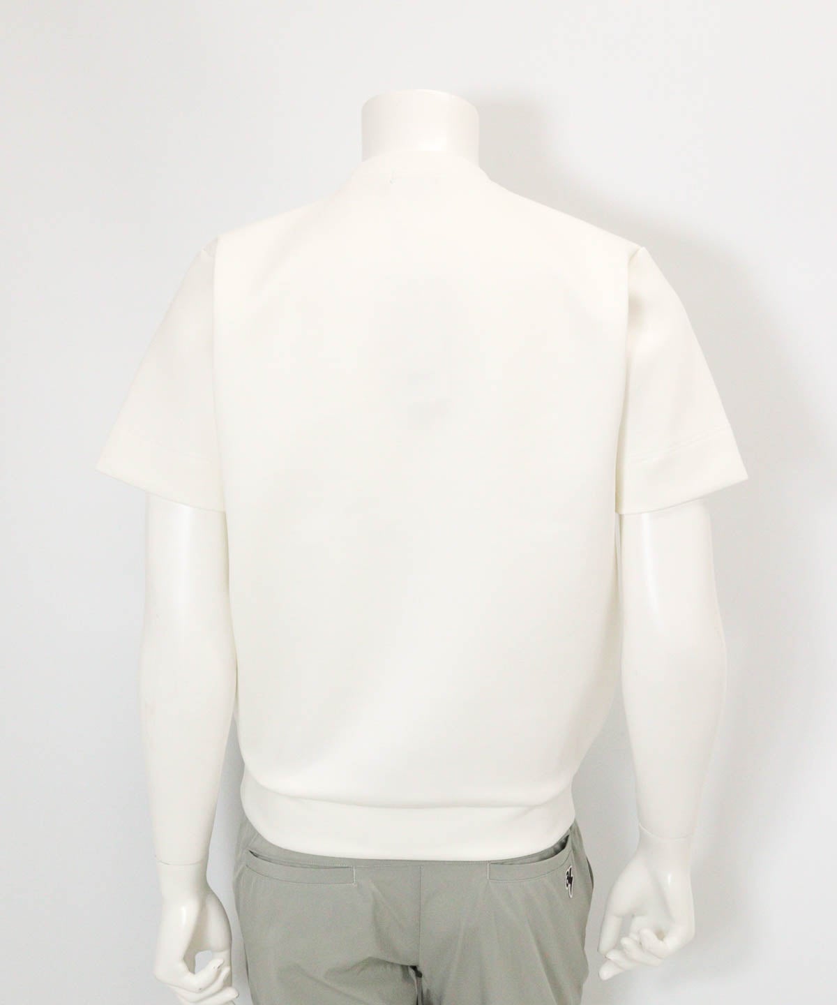 【メンズ】ロゴ刺繍ダンボールプルオーバー(ホワイト)後ろ