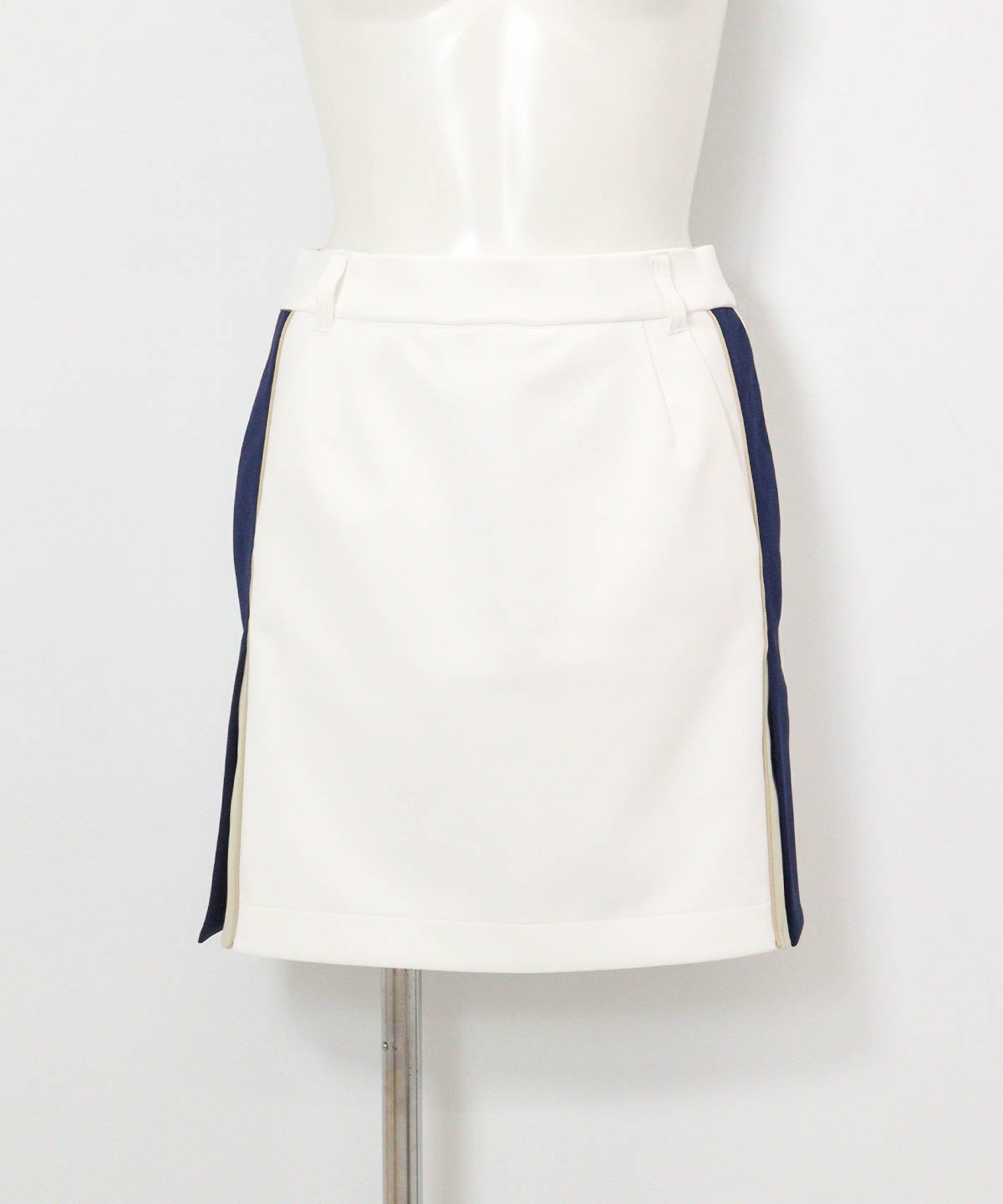 サイドライン配色UVスカート(ホワイト)前