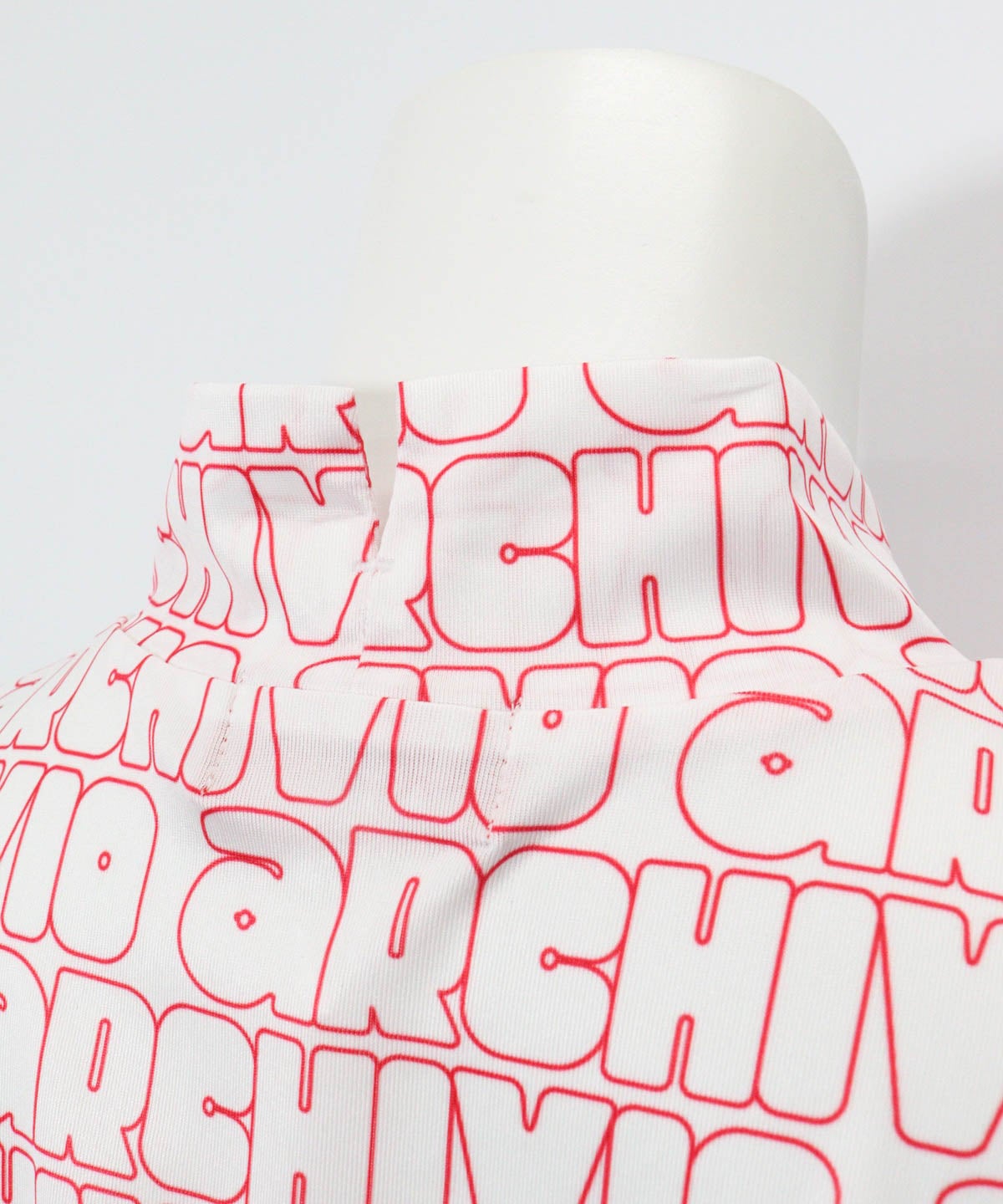 首元後ろ(レッド)