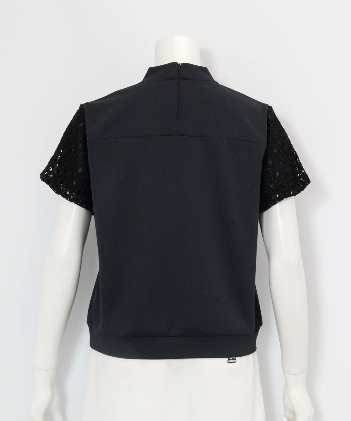 レース袖切替プルオーバー(ブラック)後ろ