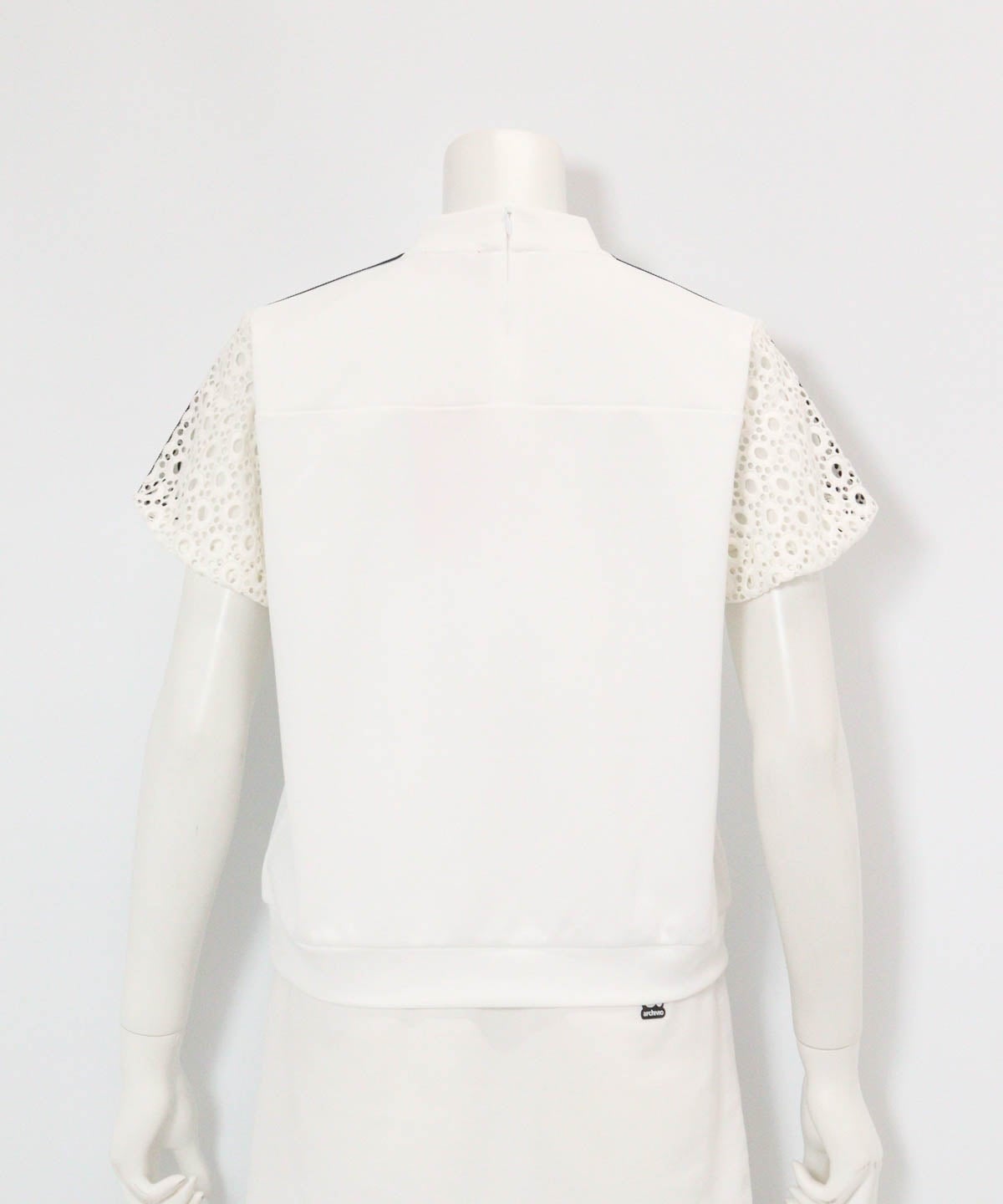 レース袖切替プルオーバー(ホワイト)後ろ