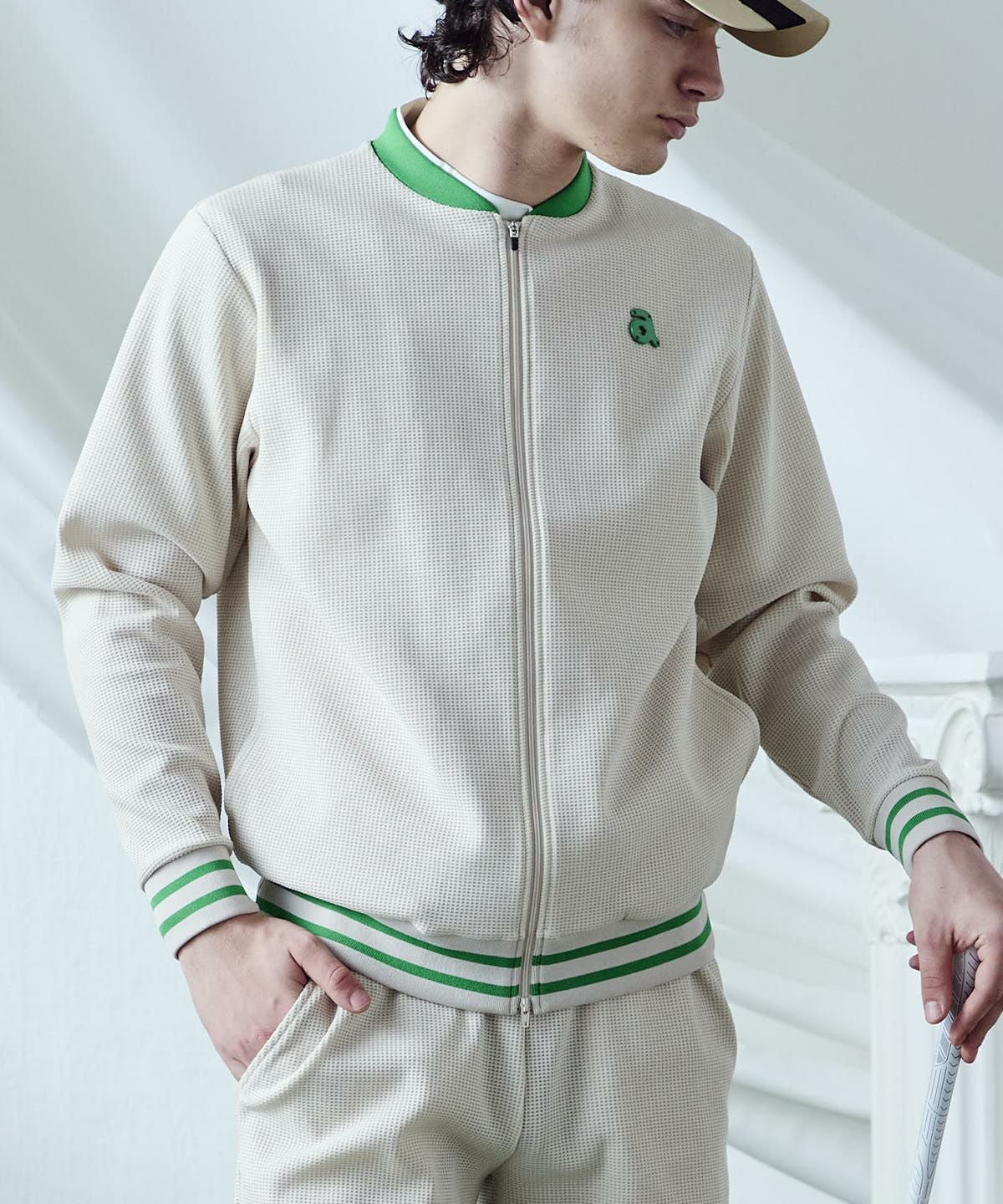 モデル着用画像（ベージュ）