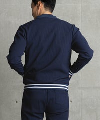 モデル着用画像（ネイビー）