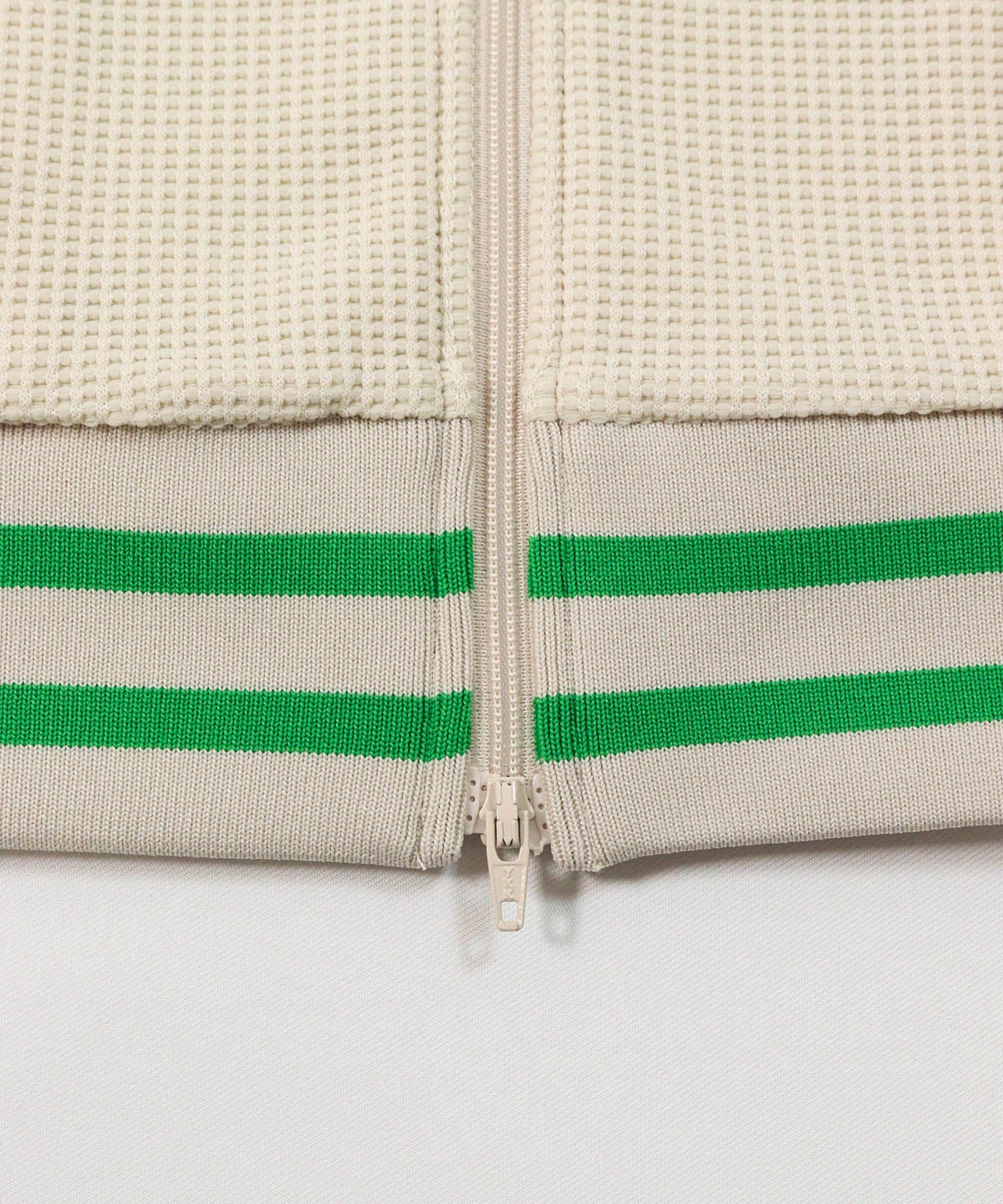 裾部分（ベージュ）