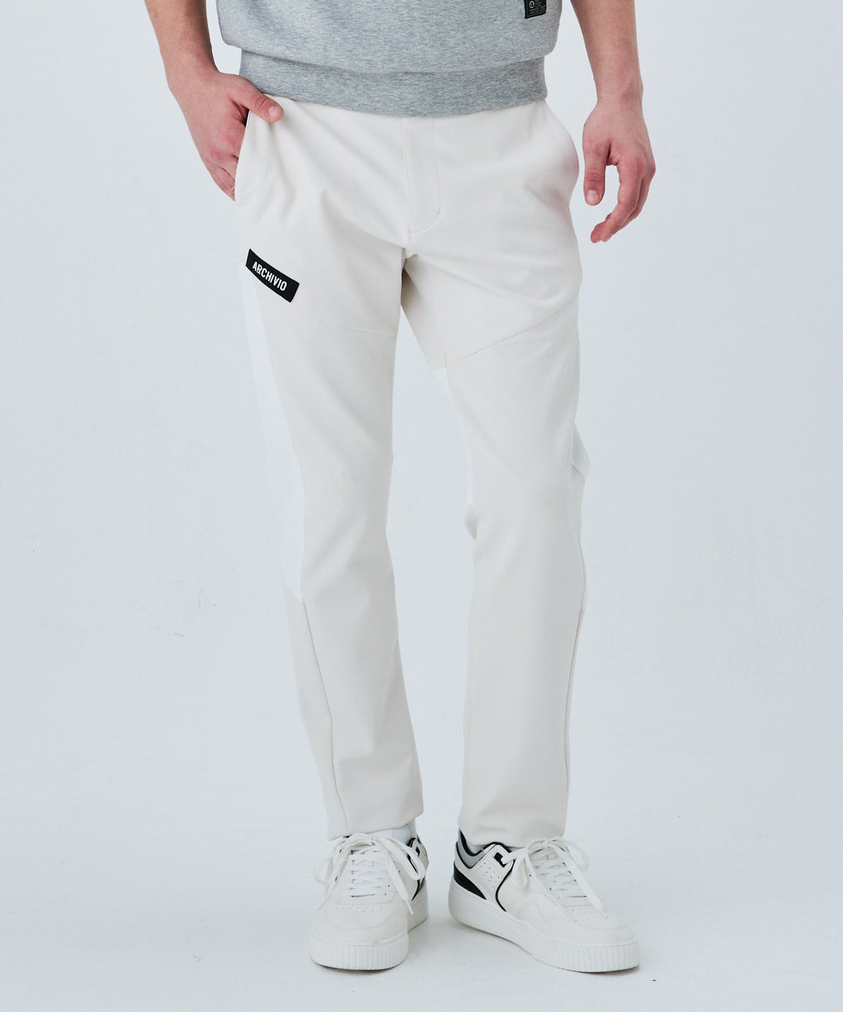 モデル着用画像（ベージュ）