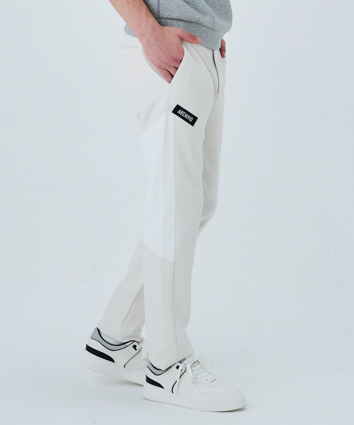 モデル着用画像（ベージュ）