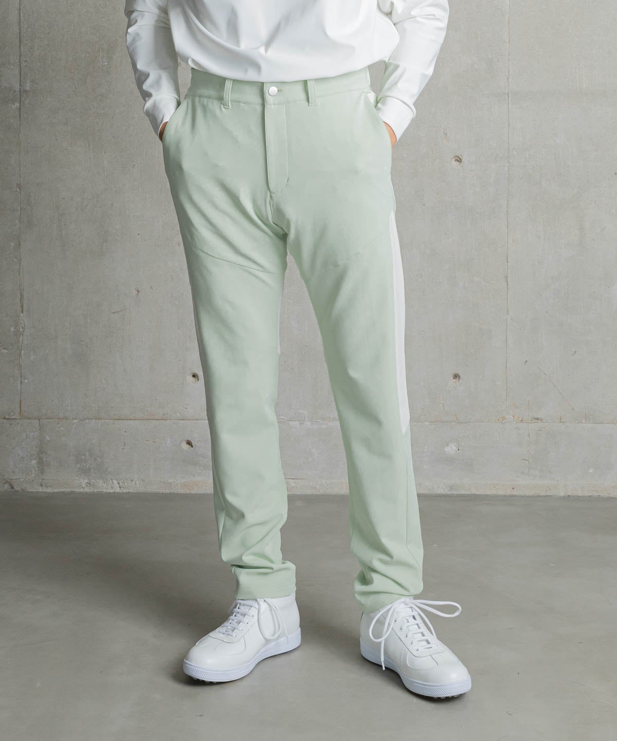 モデル着用画像（ライトグリーン）