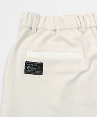 後ポケット部分（ベージュ）