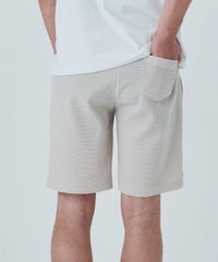 モデル着用画像（ベージュ）