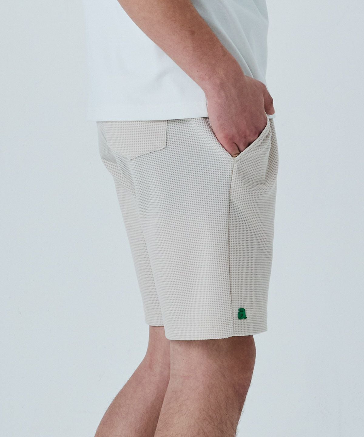 モデル着用画像（ベージュ）