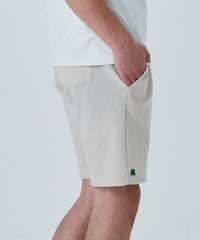 モデル着用画像（ベージュ）