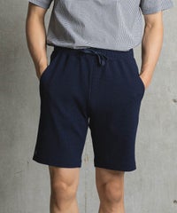 モデル着用画像（ネイビー）