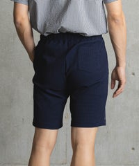 モデル着用画像（ネイビー）