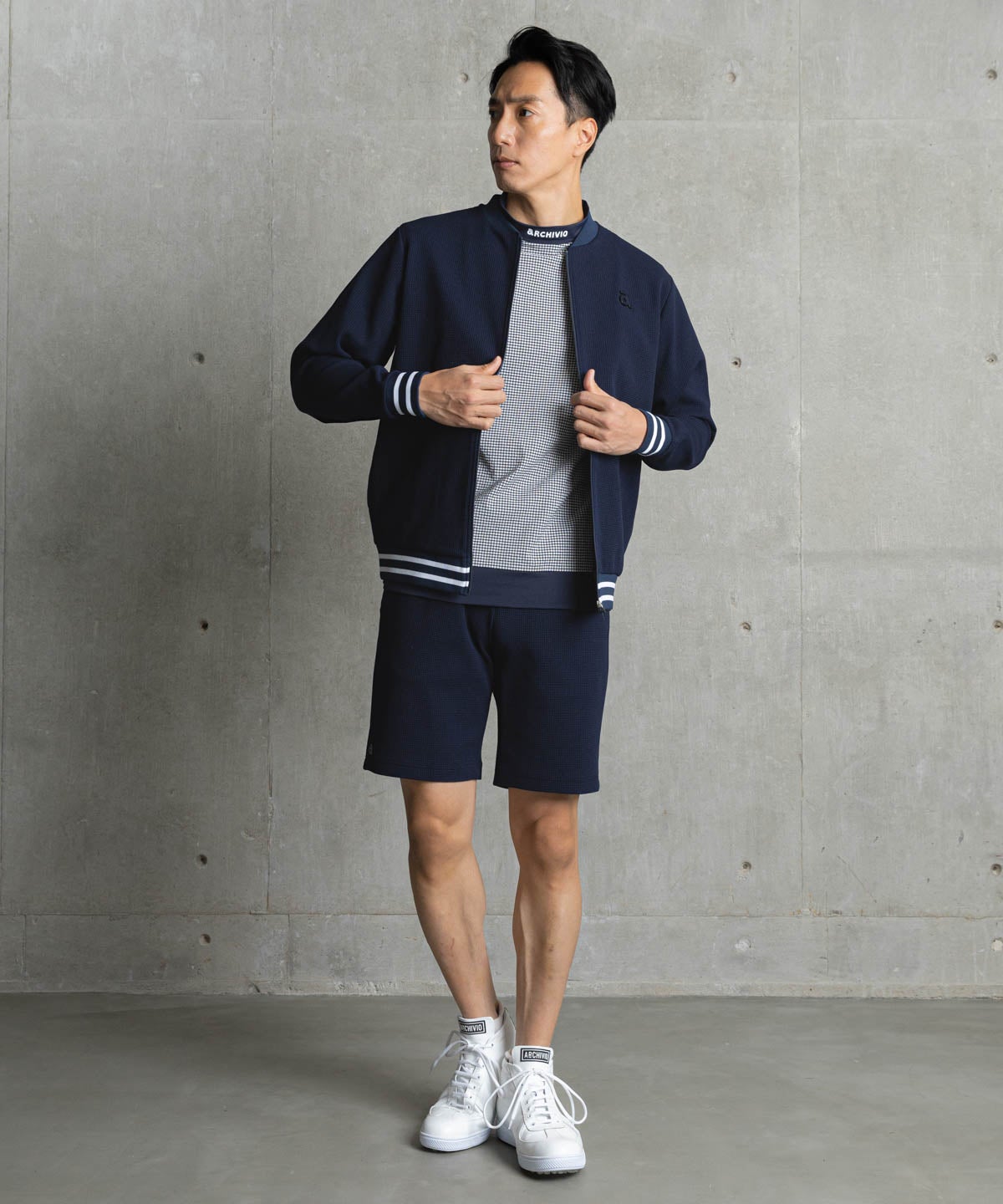 モデル着用画像（ネイビー）