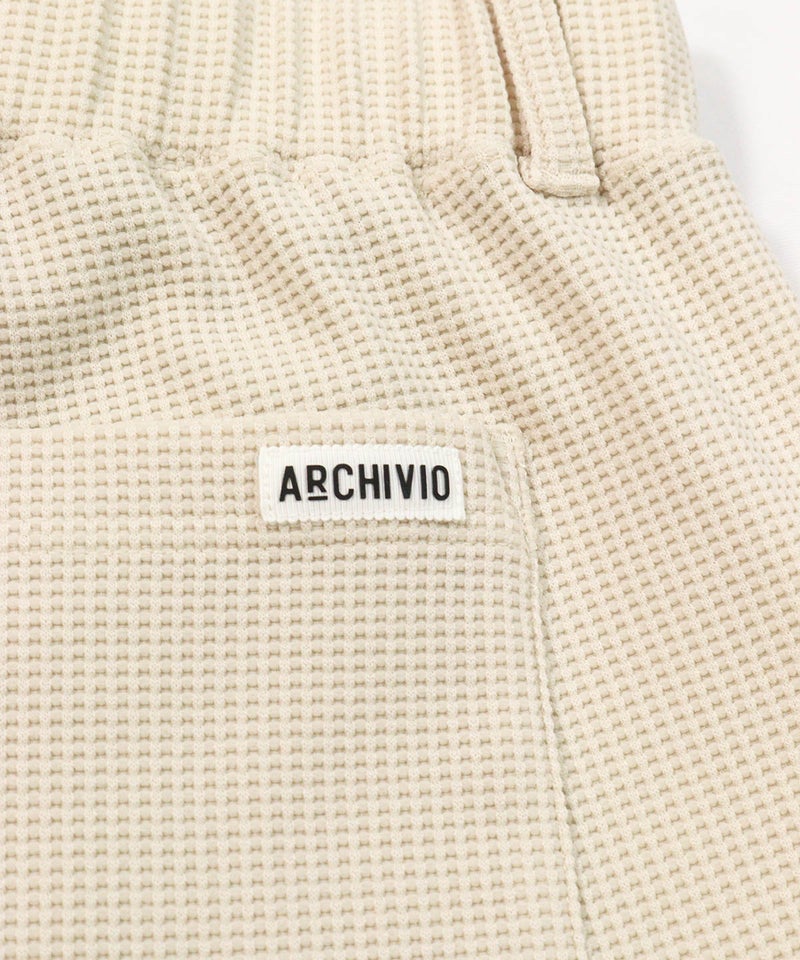 ロゴ部分（ベージュ）