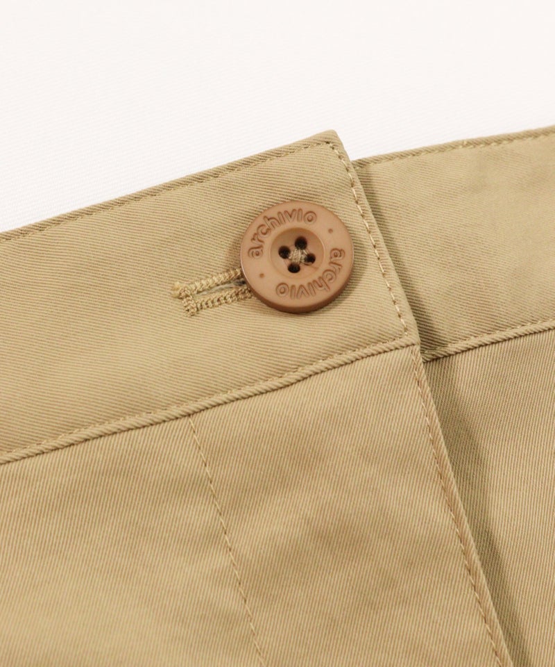 ボタン部分（ベージュ）