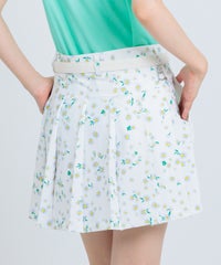 モデル着用画像（ホワイト）