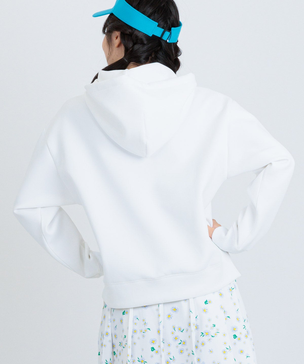 花柄刺繍UVダンボールパーカー|アルチビオ - ゴルフウェアや婦人服通販