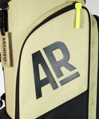 ロゴデザイン部分（ベージュ）