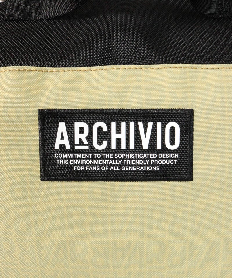 ロゴデザイン部分（ベージュ）