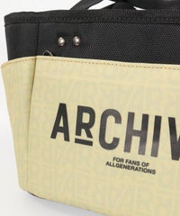 ブランドロゴアップ部分（ベージュ）