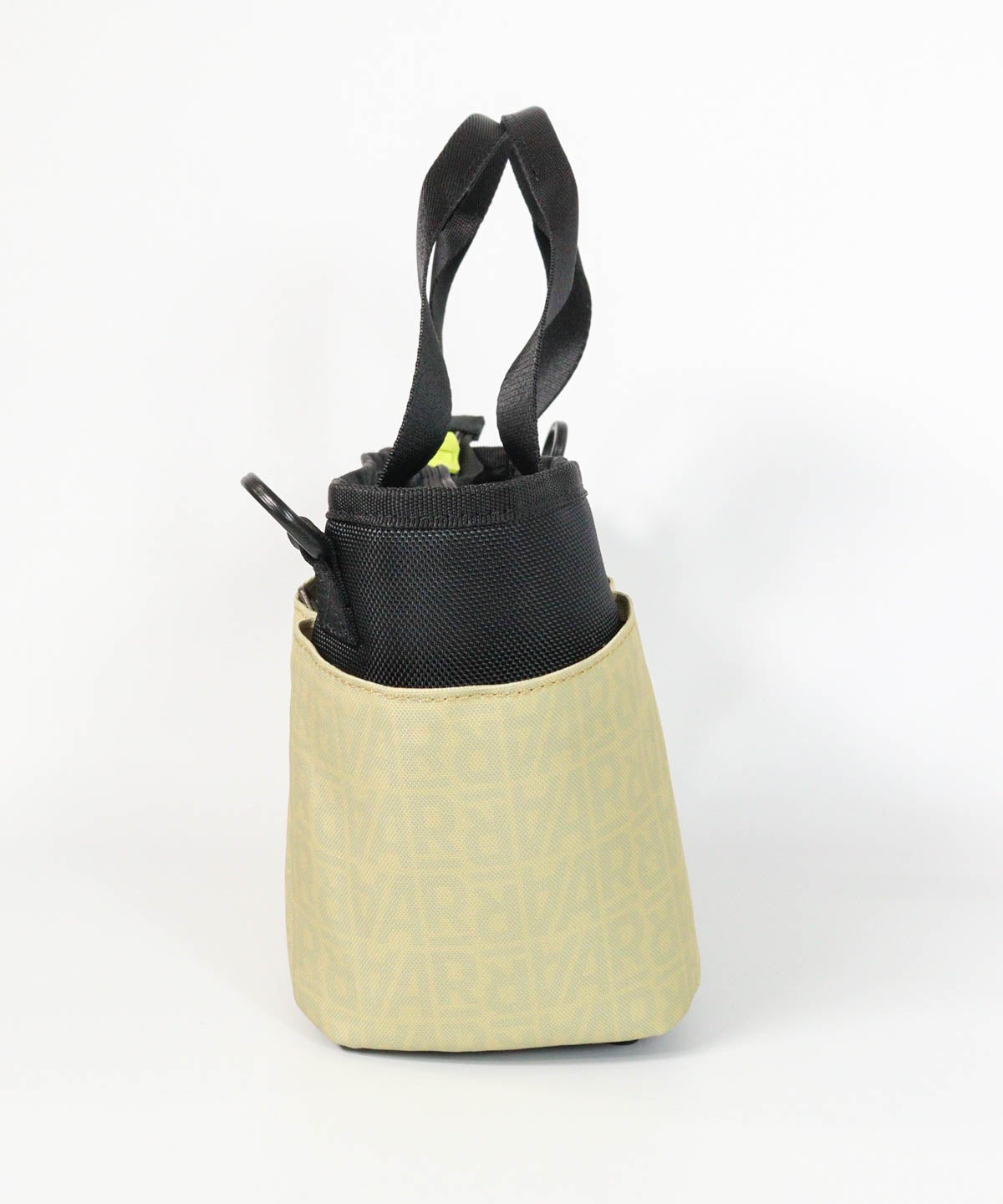 【メンズ】ARロゴ柄ラウンドバッグ横（ベージュ）