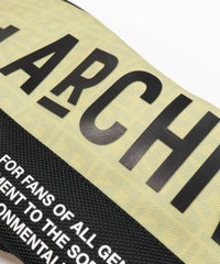 ブランドロゴ部分（ベージュ）