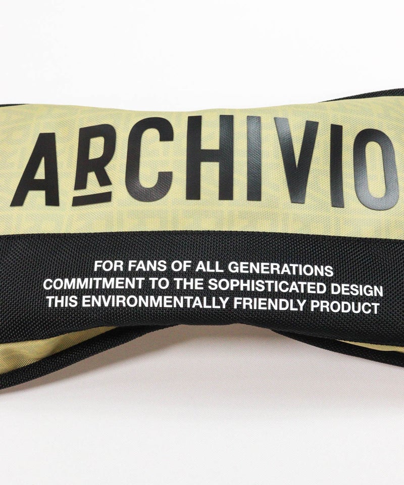 ブランドロゴ部分（ベージュ）