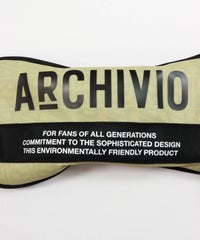 ロゴデザイン部分（ベージュ）