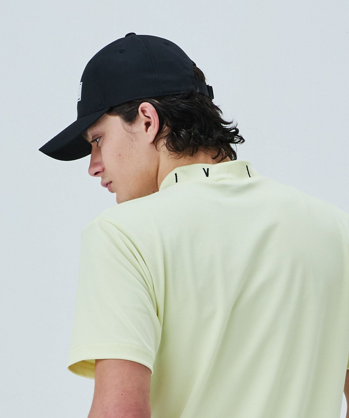 モデル着用画像（ブラック×ホワイト）