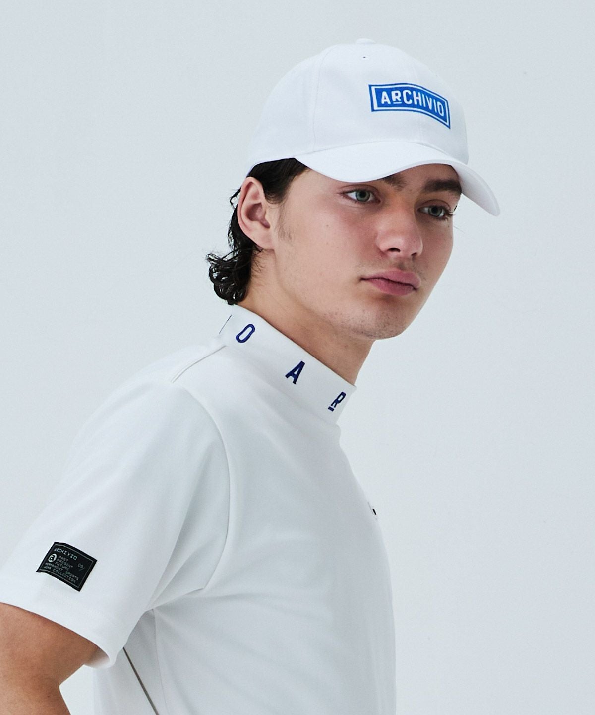 モデル着用画像（ホワイト×ブルー）