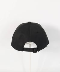 【メンズ】ボックスロゴ撥水キャップ後（ブラック×ホワイト）