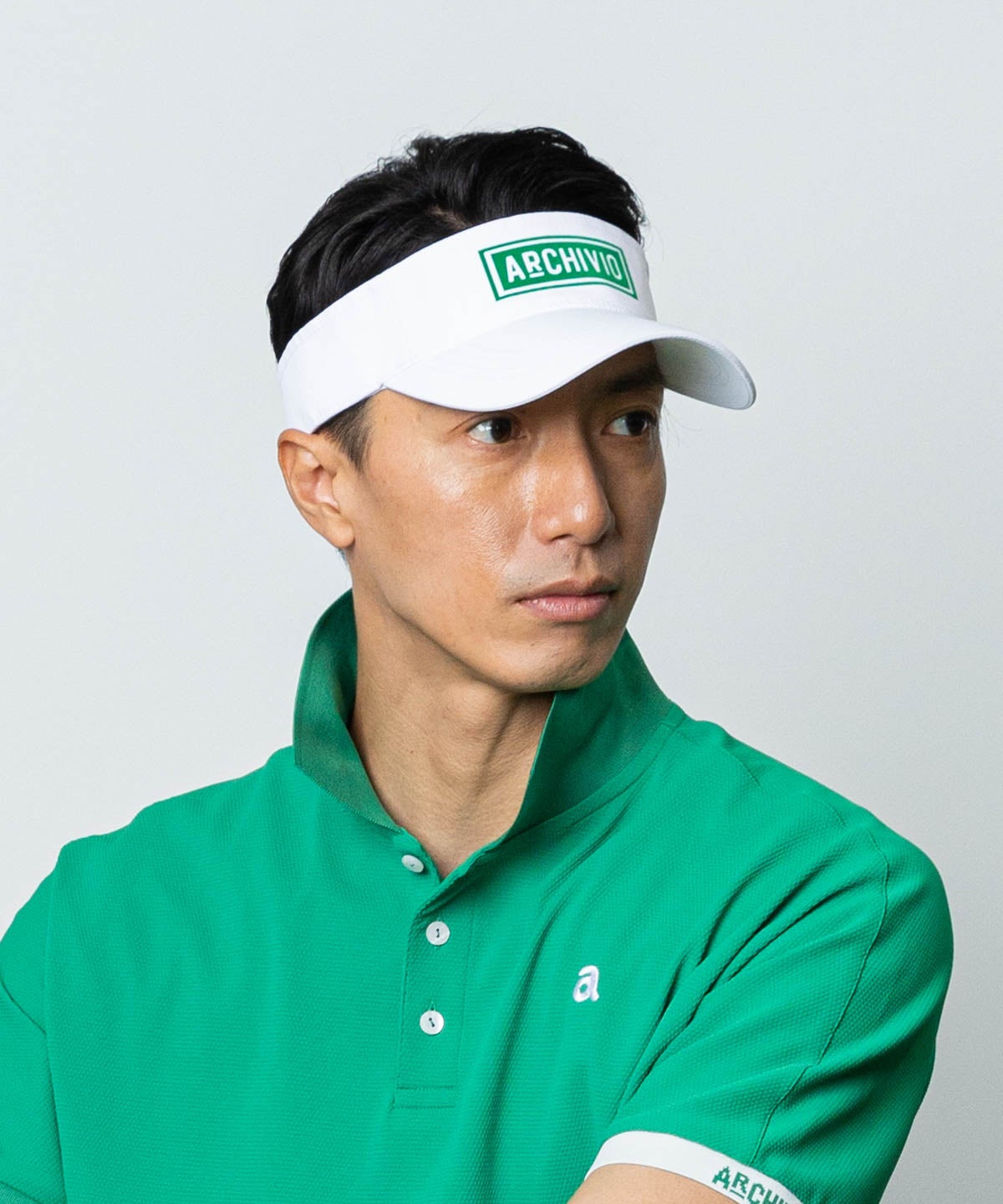 モデル着用画像（ホワイト×グリーン）