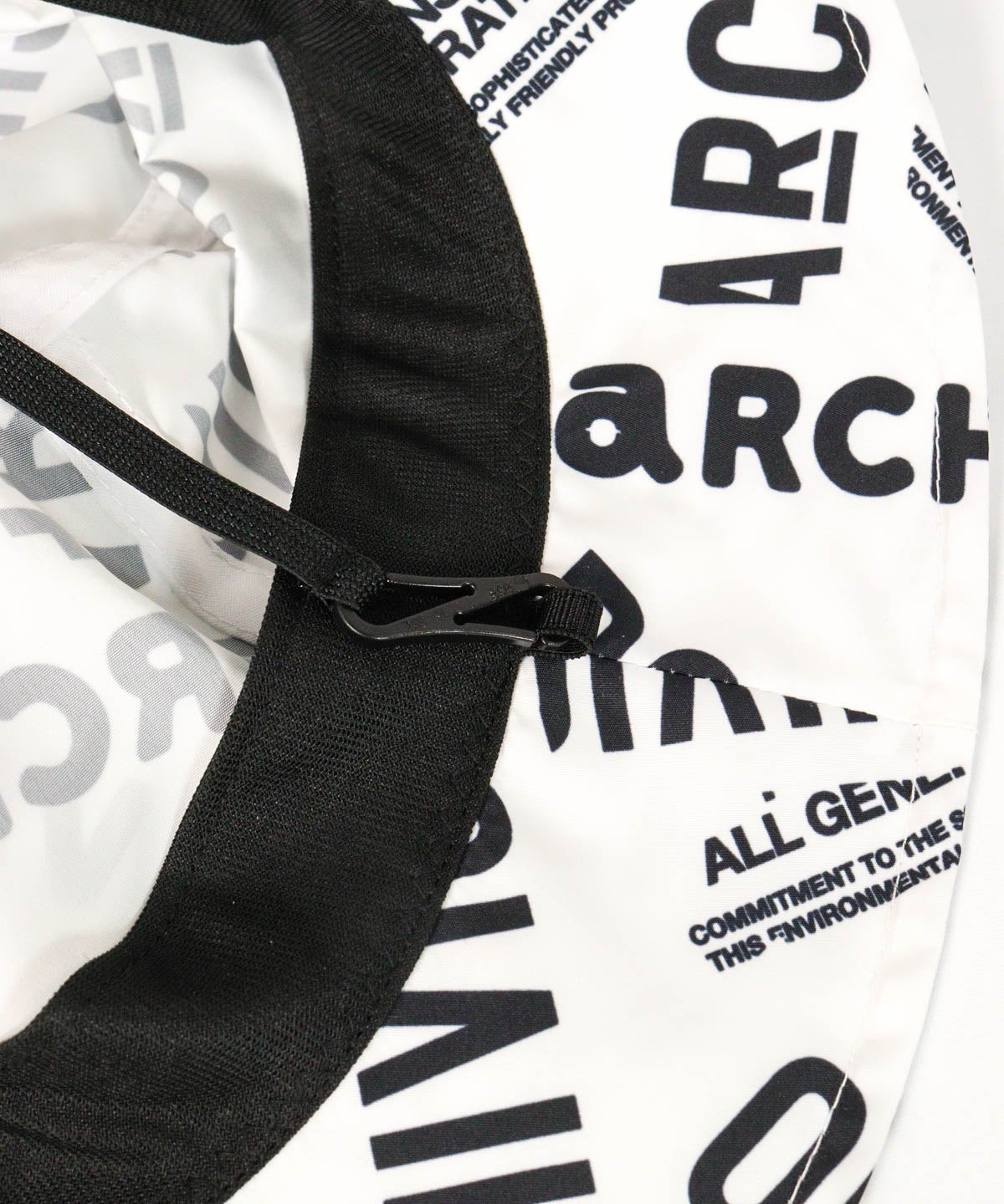 ストラップ取付部分（ホワイト）