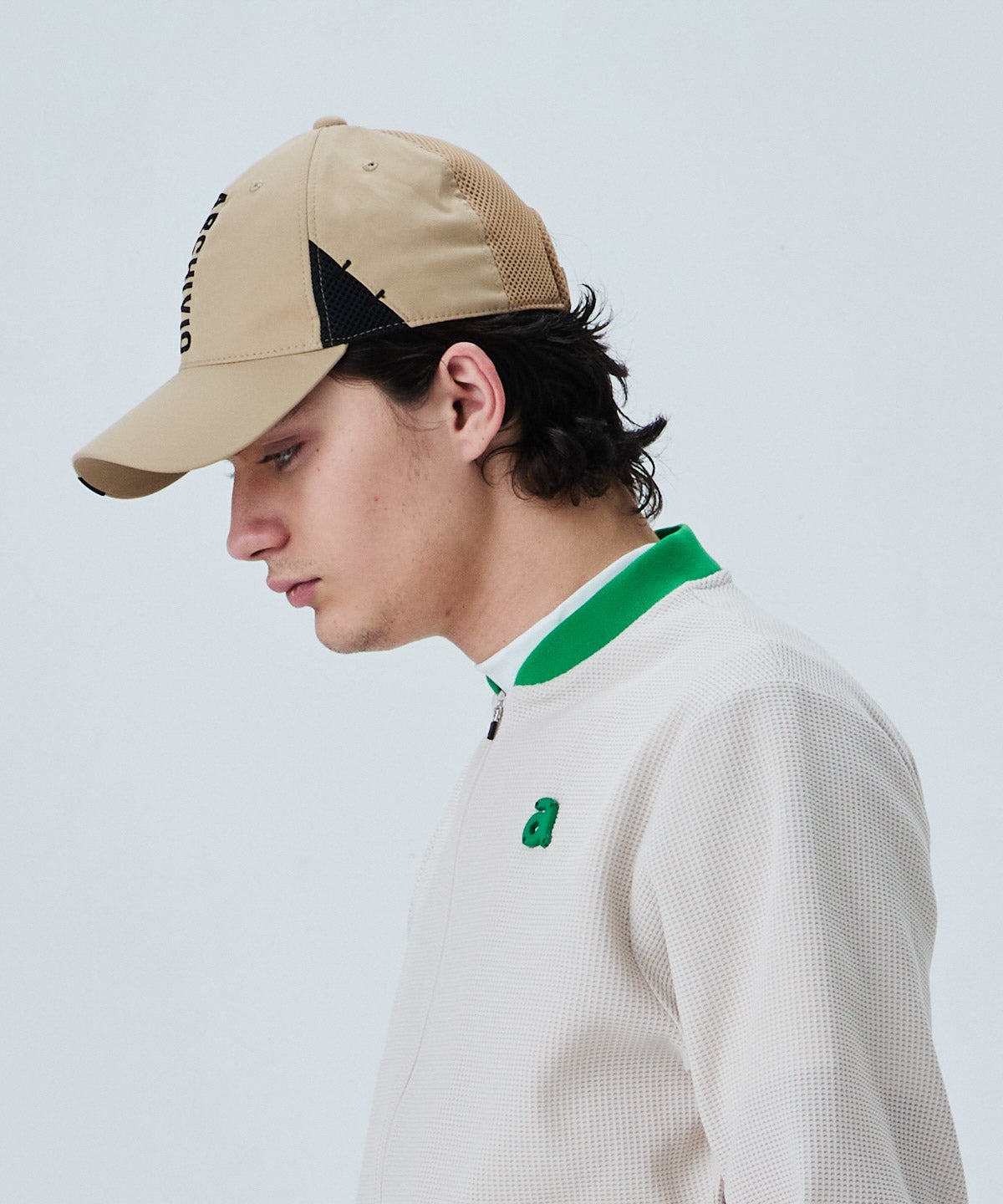 モデル着用画像（ベージュ）