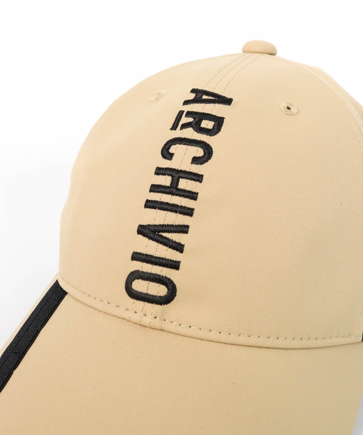 ロゴ部分（ベージュ）