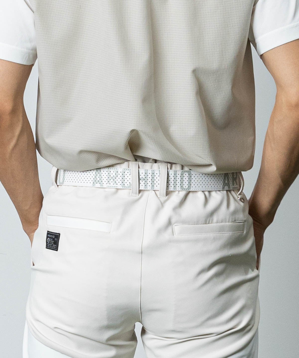 モデル着用画像（ホワイト）