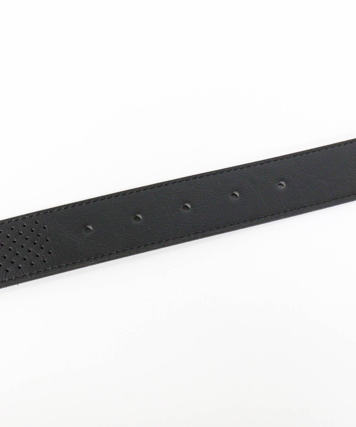 ベルト穴部分（ブラック×ホワイト）