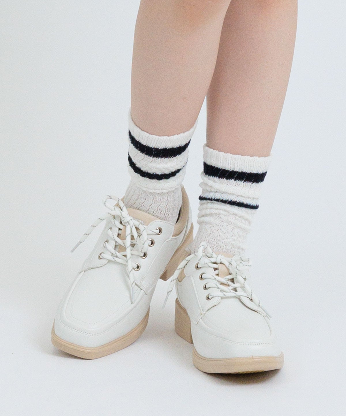 モデル着用画像（ホワイト×ブラック）