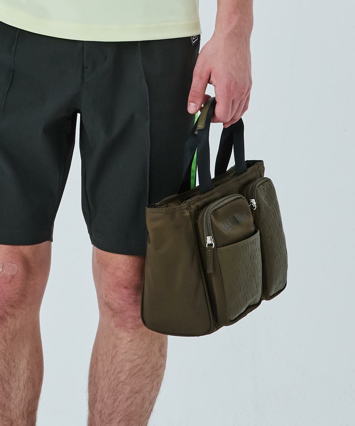 モデル着用画像(カーキ)