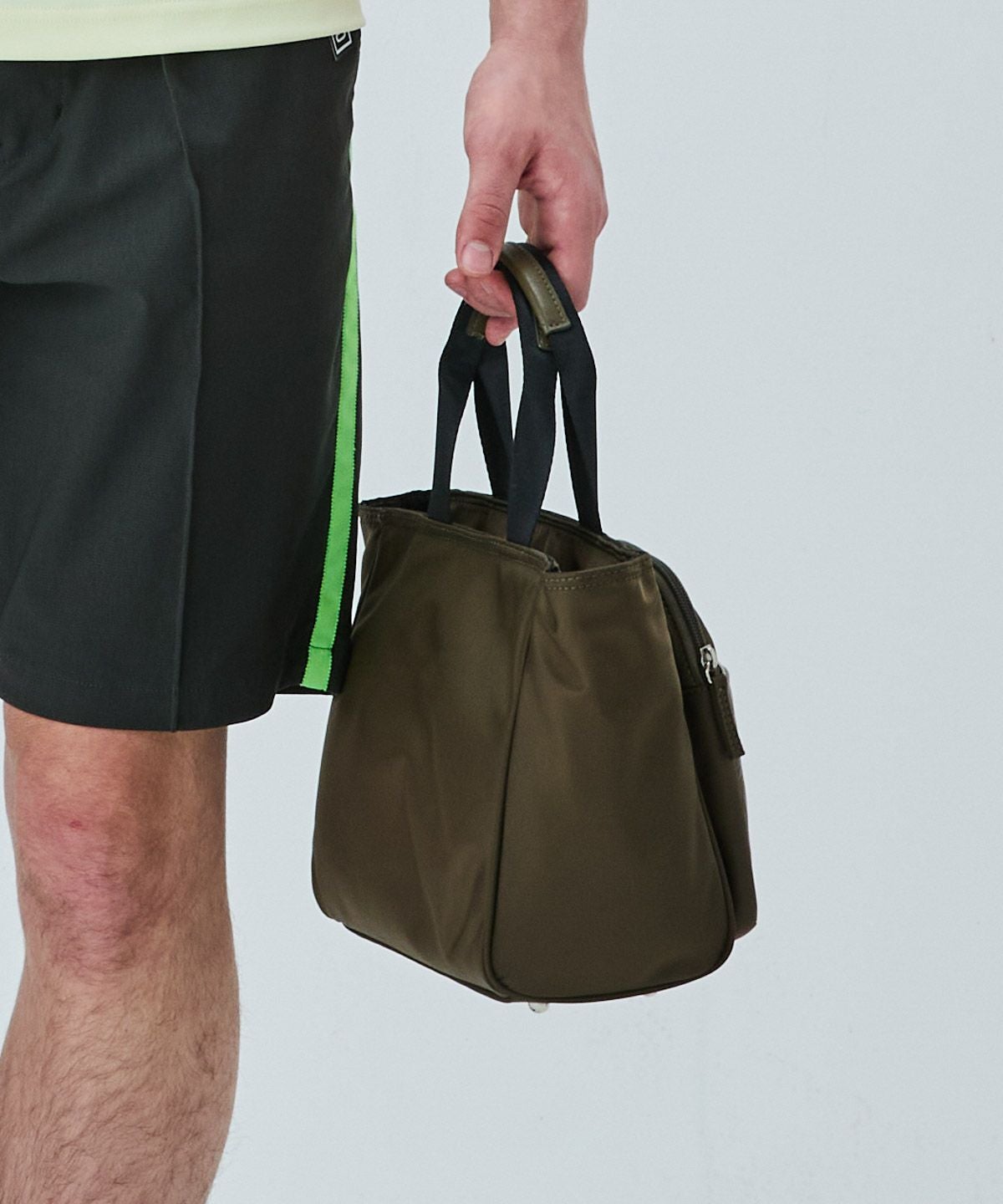 モデル着用画像(カーキ)