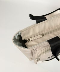 ファスナー部分(ライトグレー)